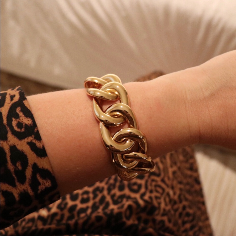 Gold chain link bracelet